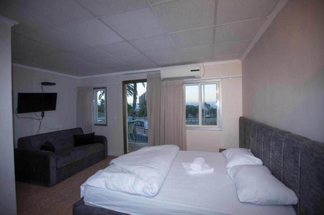 Puy Ahuzat Haosher Hotel Tiberias Buitenkant foto