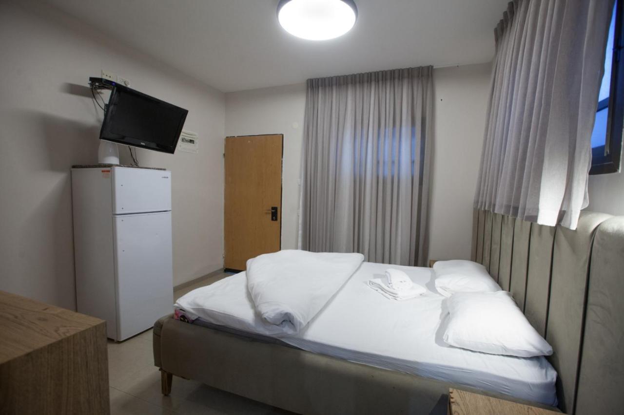 Puy Ahuzat Haosher Hotel Tiberias Buitenkant foto