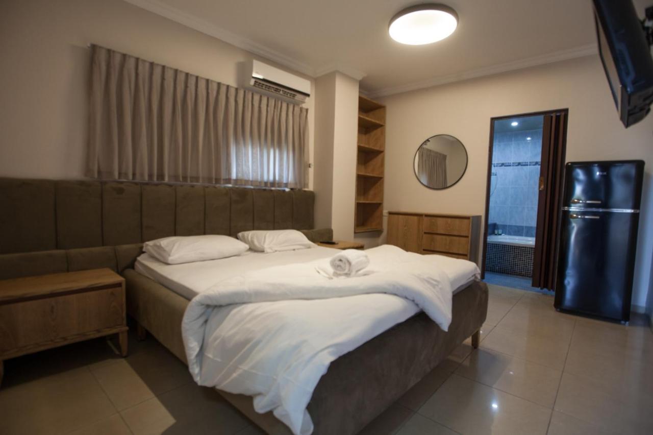 Puy Ahuzat Haosher Hotel Tiberias Buitenkant foto