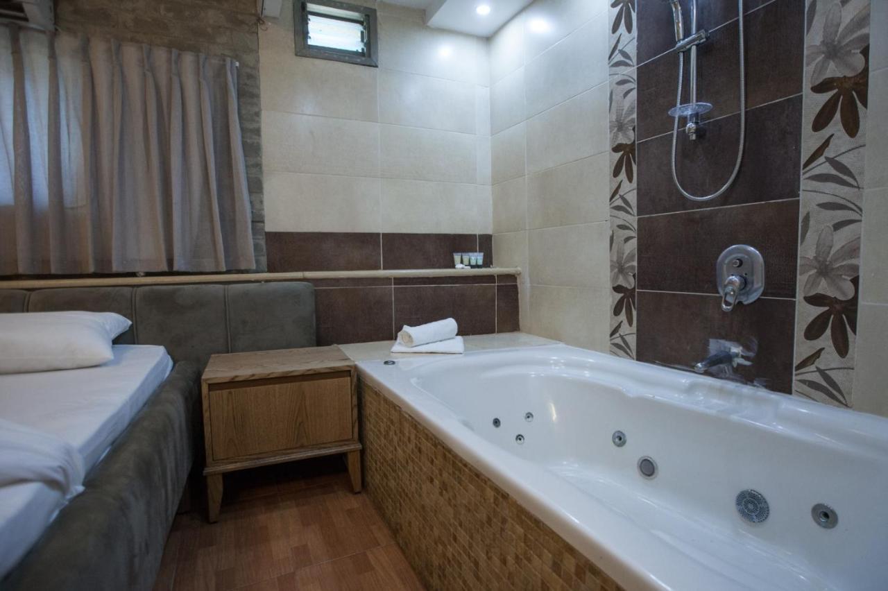 Puy Ahuzat Haosher Hotel Tiberias Buitenkant foto