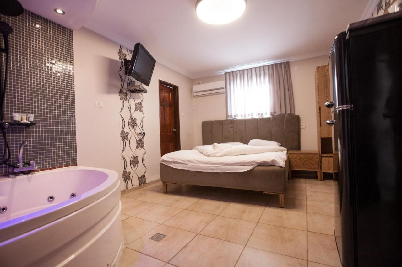 Puy Ahuzat Haosher Hotel Tiberias Buitenkant foto