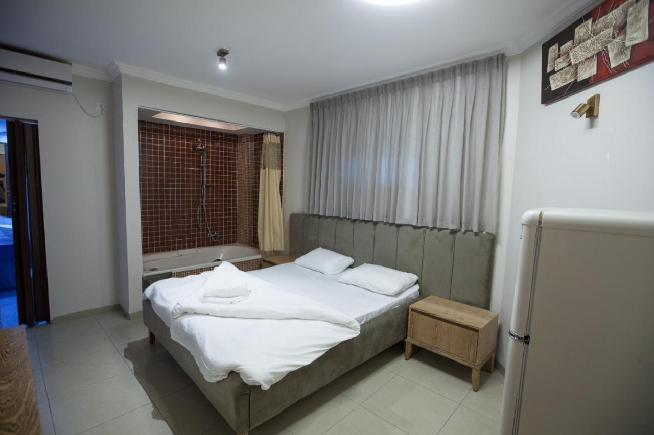 Puy Ahuzat Haosher Hotel Tiberias Buitenkant foto