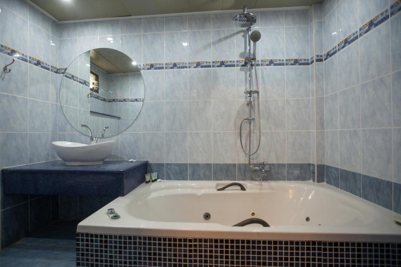 Puy Ahuzat Haosher Hotel Tiberias Buitenkant foto